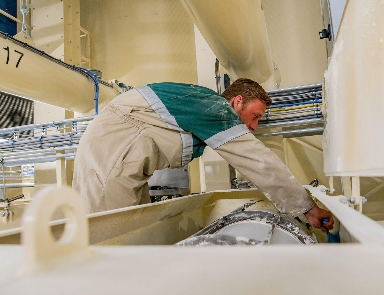 Reliability for pet food producers Van Tuijl